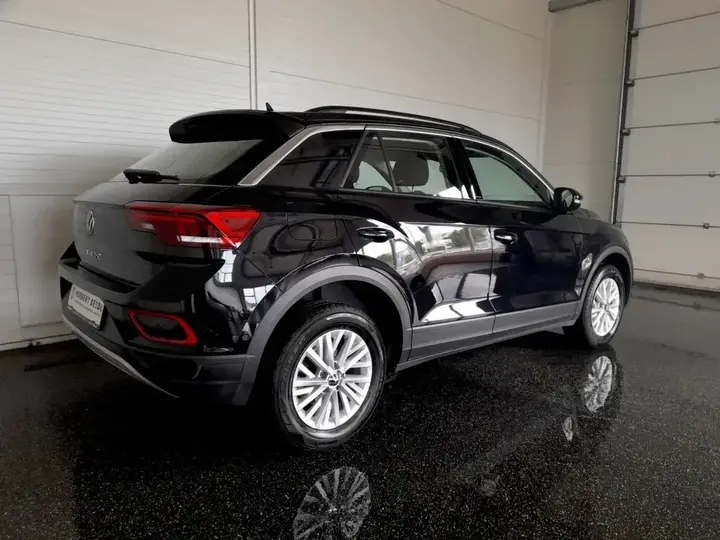 Volkswagen T-Roc 2023 photo 2