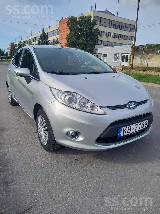 Ford Fiesta 2011 photo 4