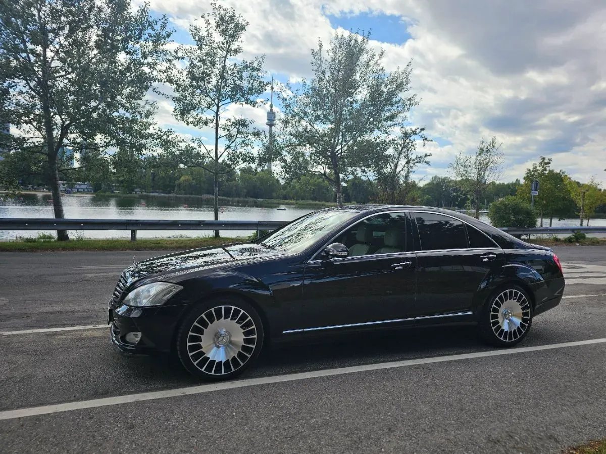 Mercedes-Benz S-Class 2007 photo 2
