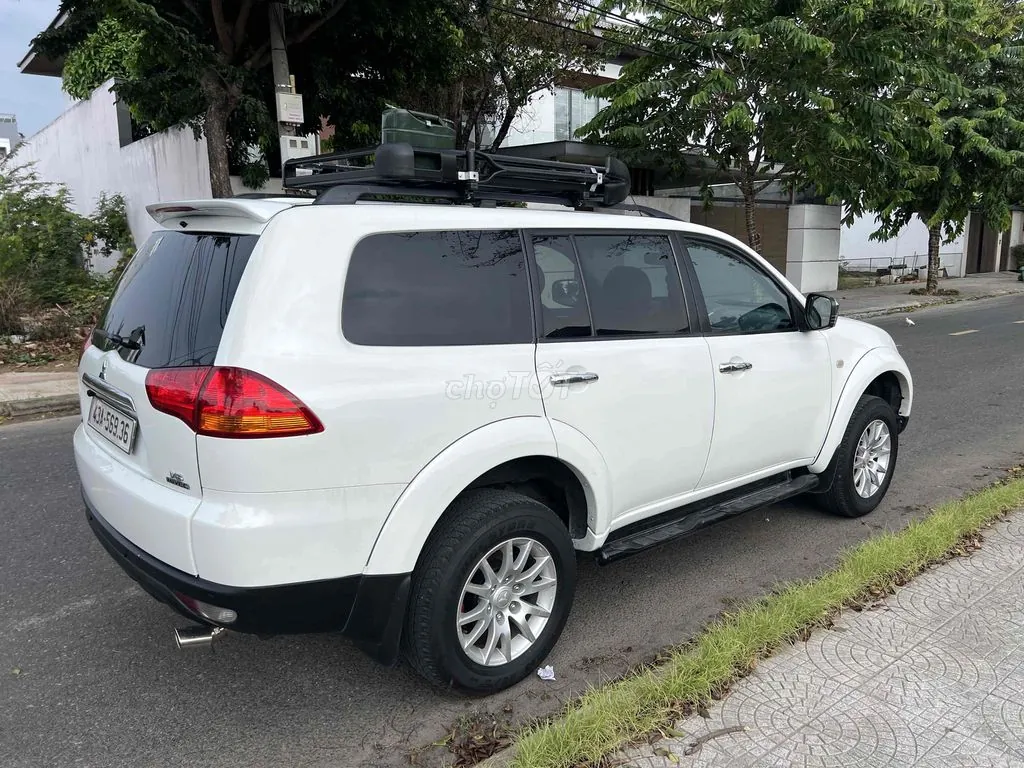 Mitsubishi Pajero Sport 2012 photo 3