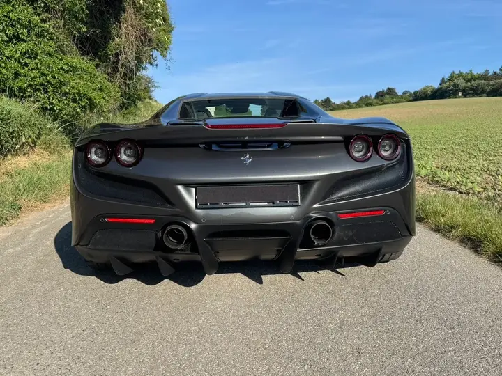 Ferrari F8 Spider