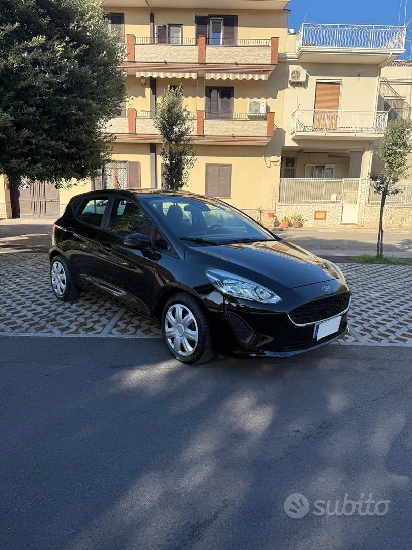 Ford Fiesta 2018 photo 2