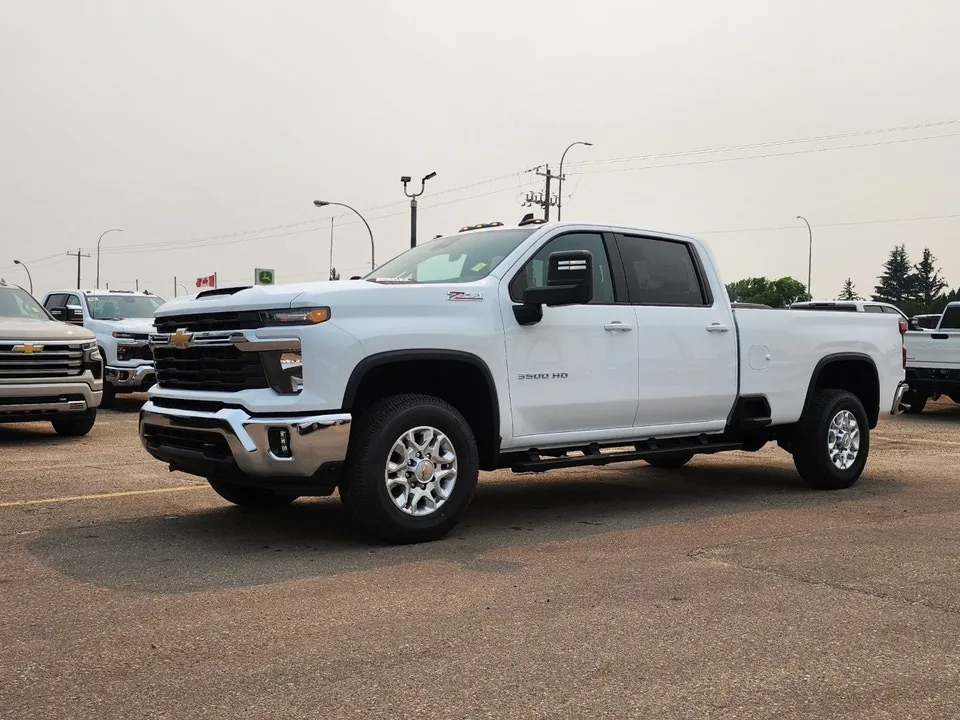 Chevrolet Silverado 3500Hd 2026 photo 2