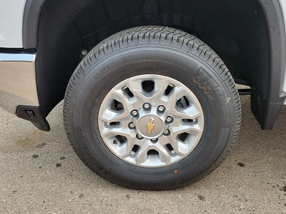 Chevrolet Silverado 3500Hd 2026 photo 5