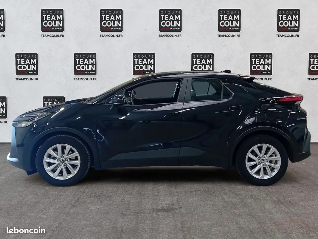 Toyota C-Hr 2025 photo 2