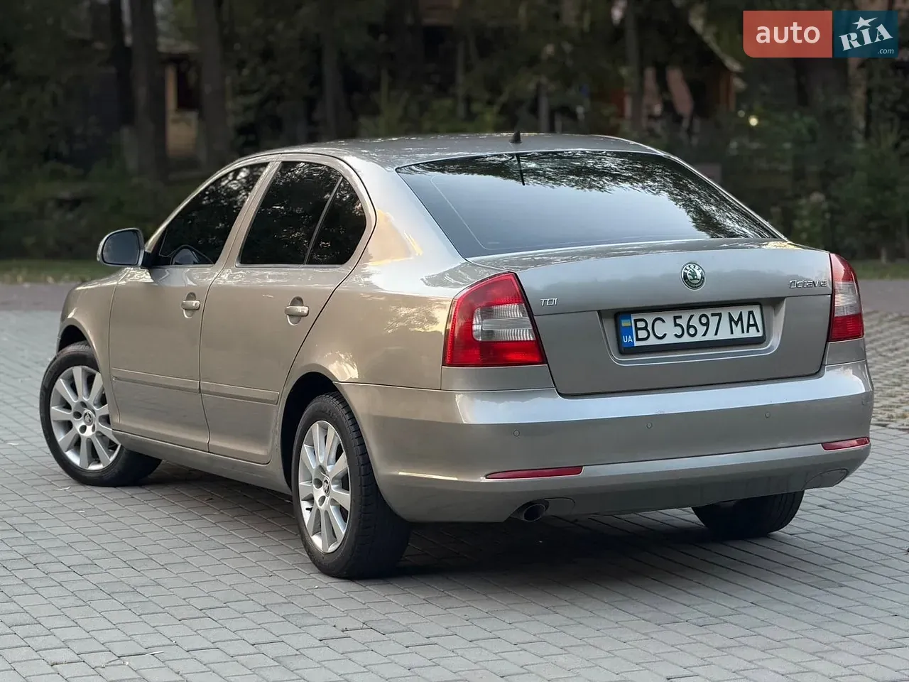 Skoda Octavia 2009 photo 3