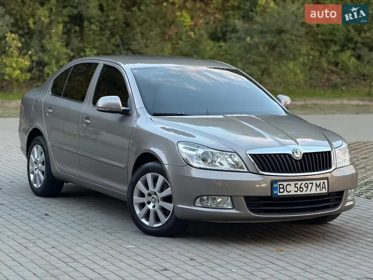 Skoda Octavia 2009 photo 2