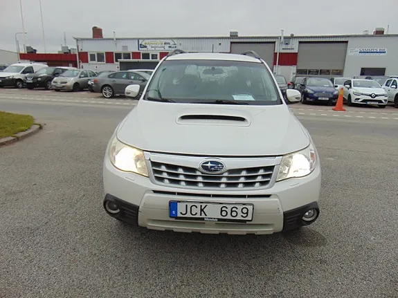 Subaru Forester 2011 photo 3