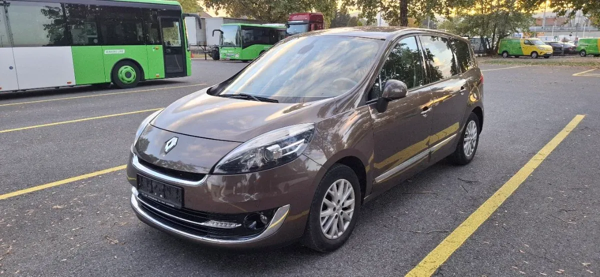 Renault Scenic 2012 photo 2