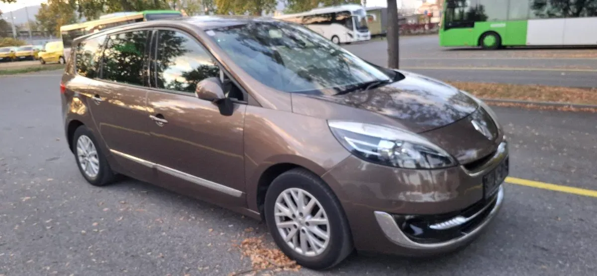Renault Scenic 2012 photo 3