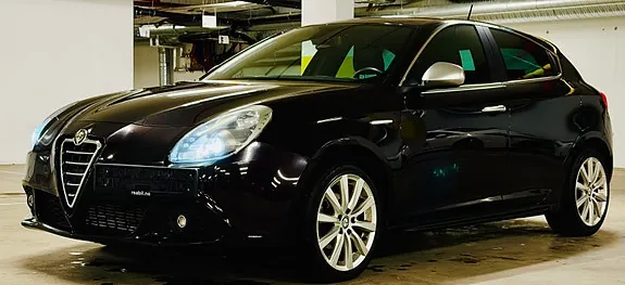 Alfa Romeo Giulietta 2012 photo 3