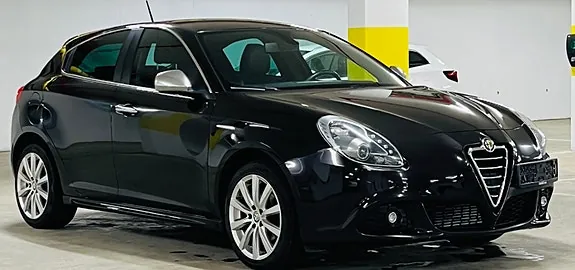 Alfa Romeo Giulietta 2012 photo 5