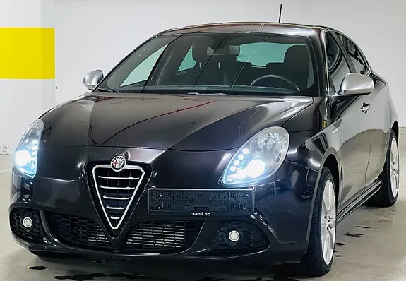 Alfa Romeo Giulietta 2012 photo 2