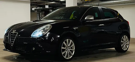 Alfa Romeo Giulietta 2012 photo 4