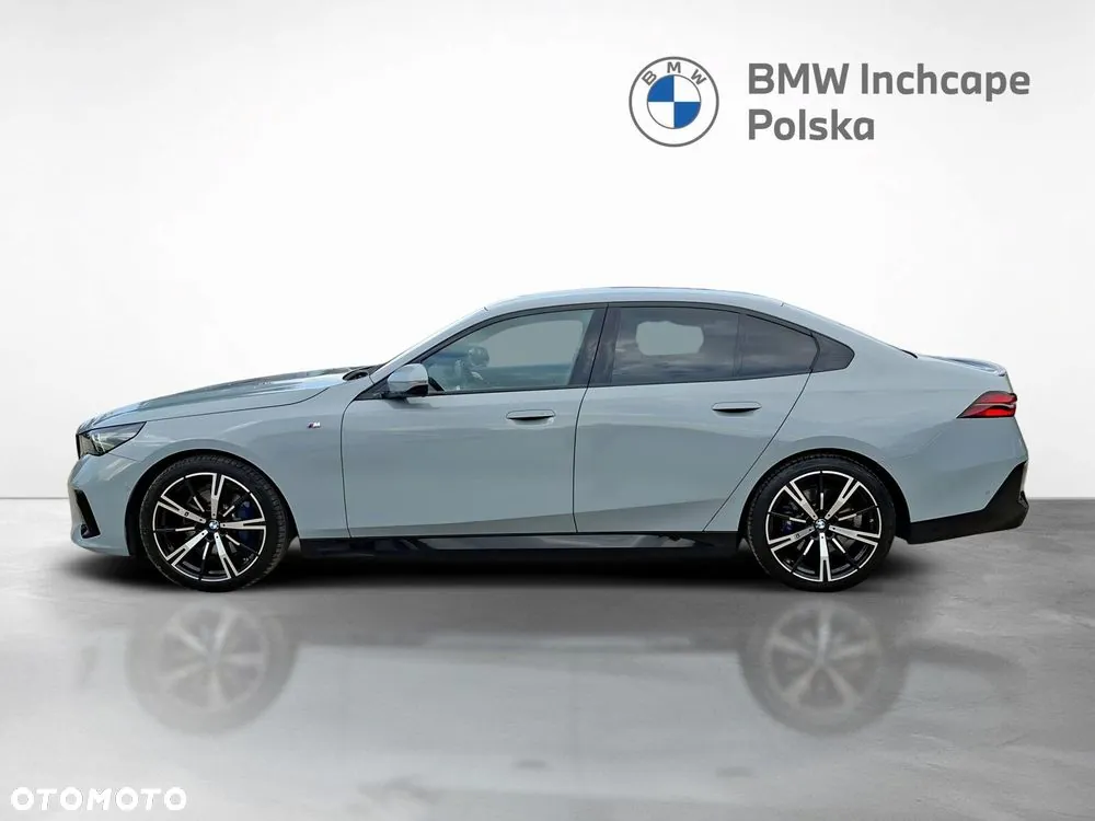 BMW Seria 5 2023 photo 2