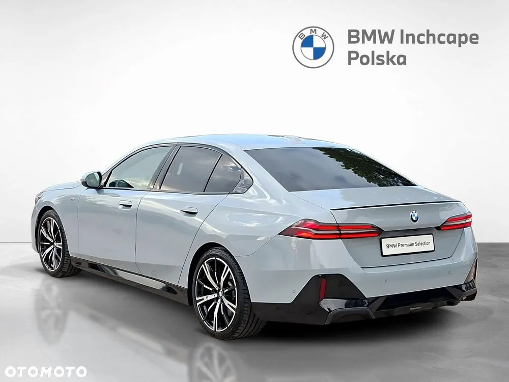 BMW Seria 5 2023 photo 3