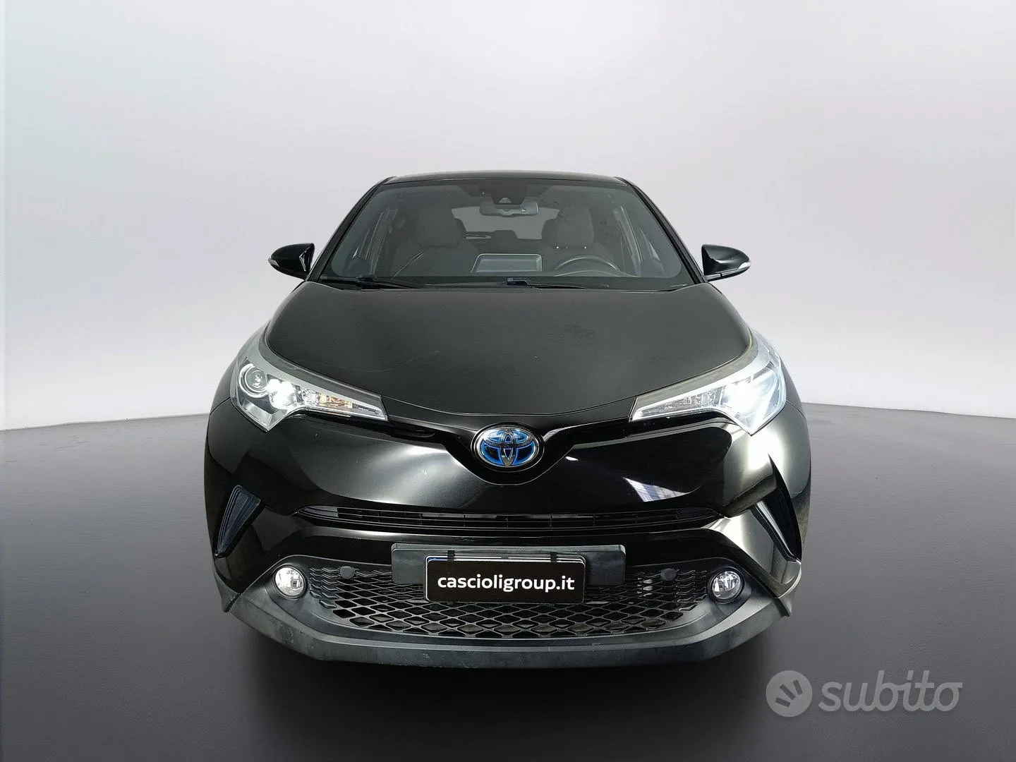 Toyota C-Hr 2019 photo 2