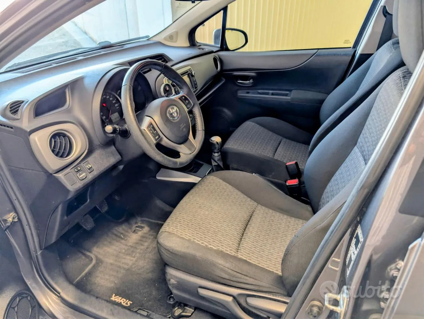 Toyota Yaris 2014 photo 2