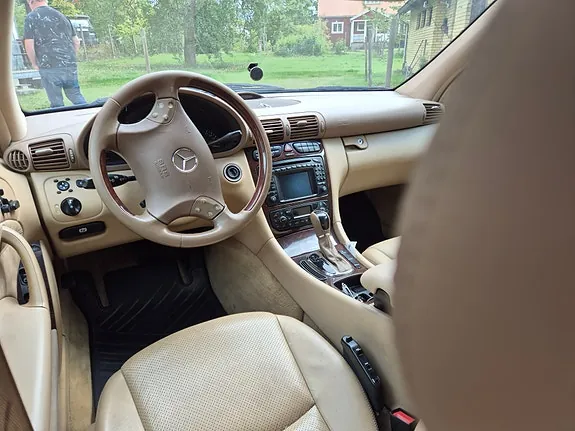 Mercedes-Benz C270 2003 photo 2