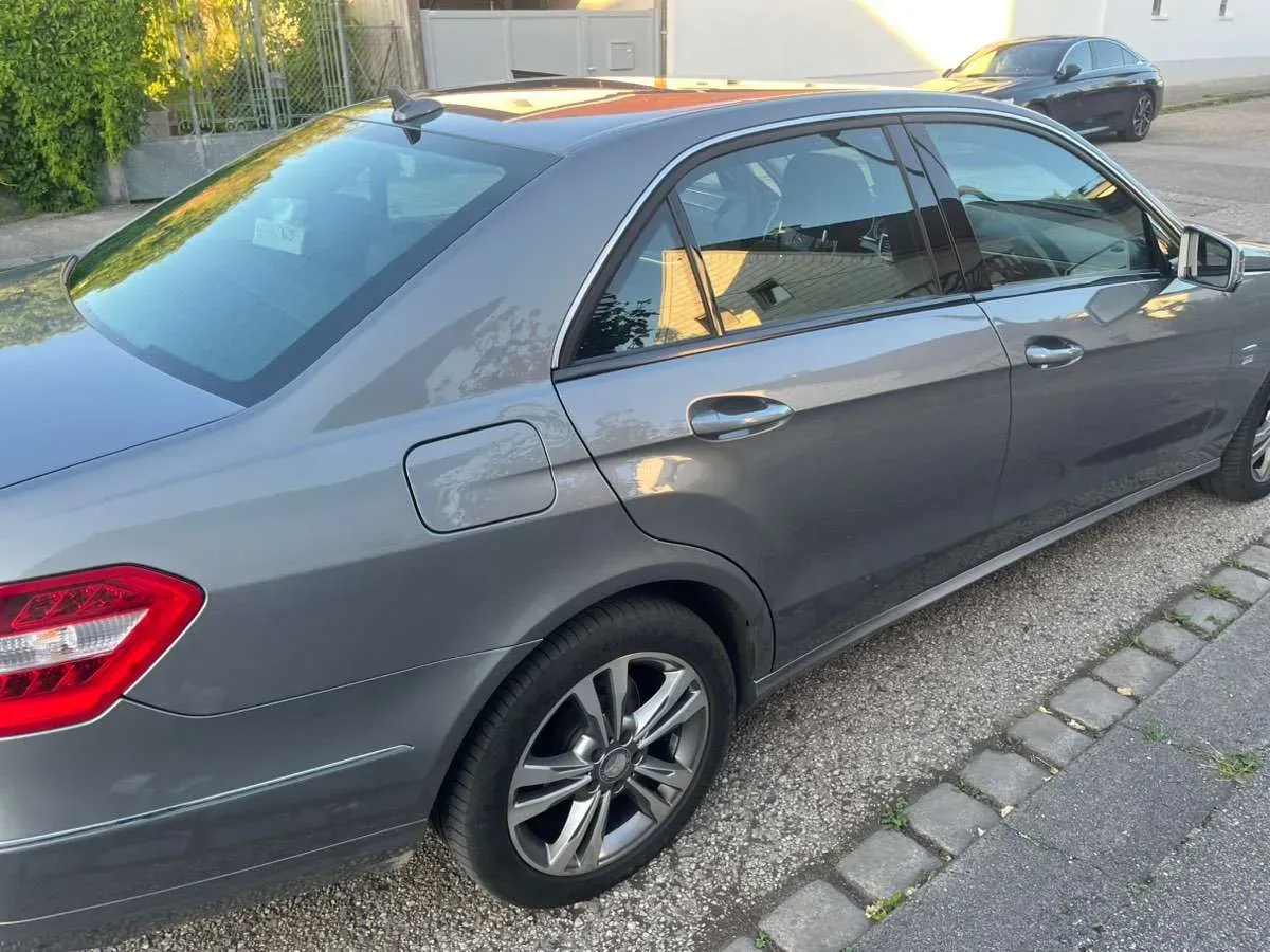 Mercedes-Benz Eklasse 2011 photo 3