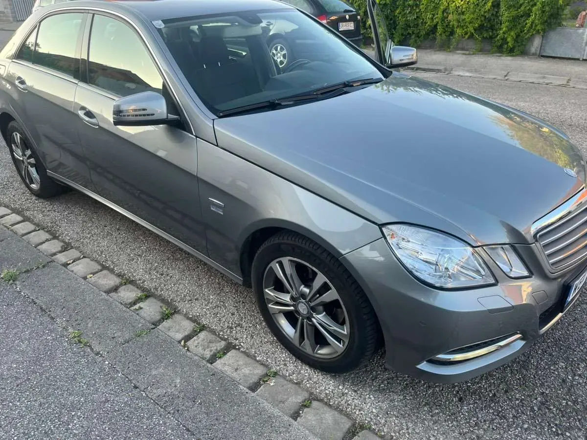 Mercedes-Benz Eklasse 2011 photo 2