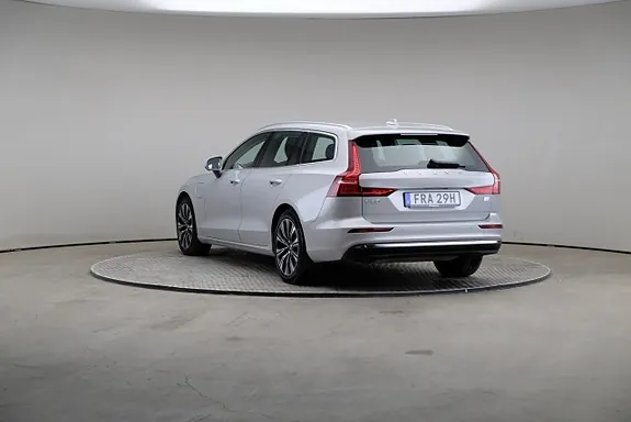 Volvo V60 2024 photo 2