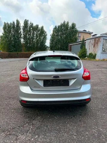 Ford Focus 2011 photo 3