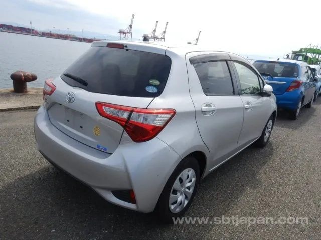 Toyota Vitz F 2019 photo 4