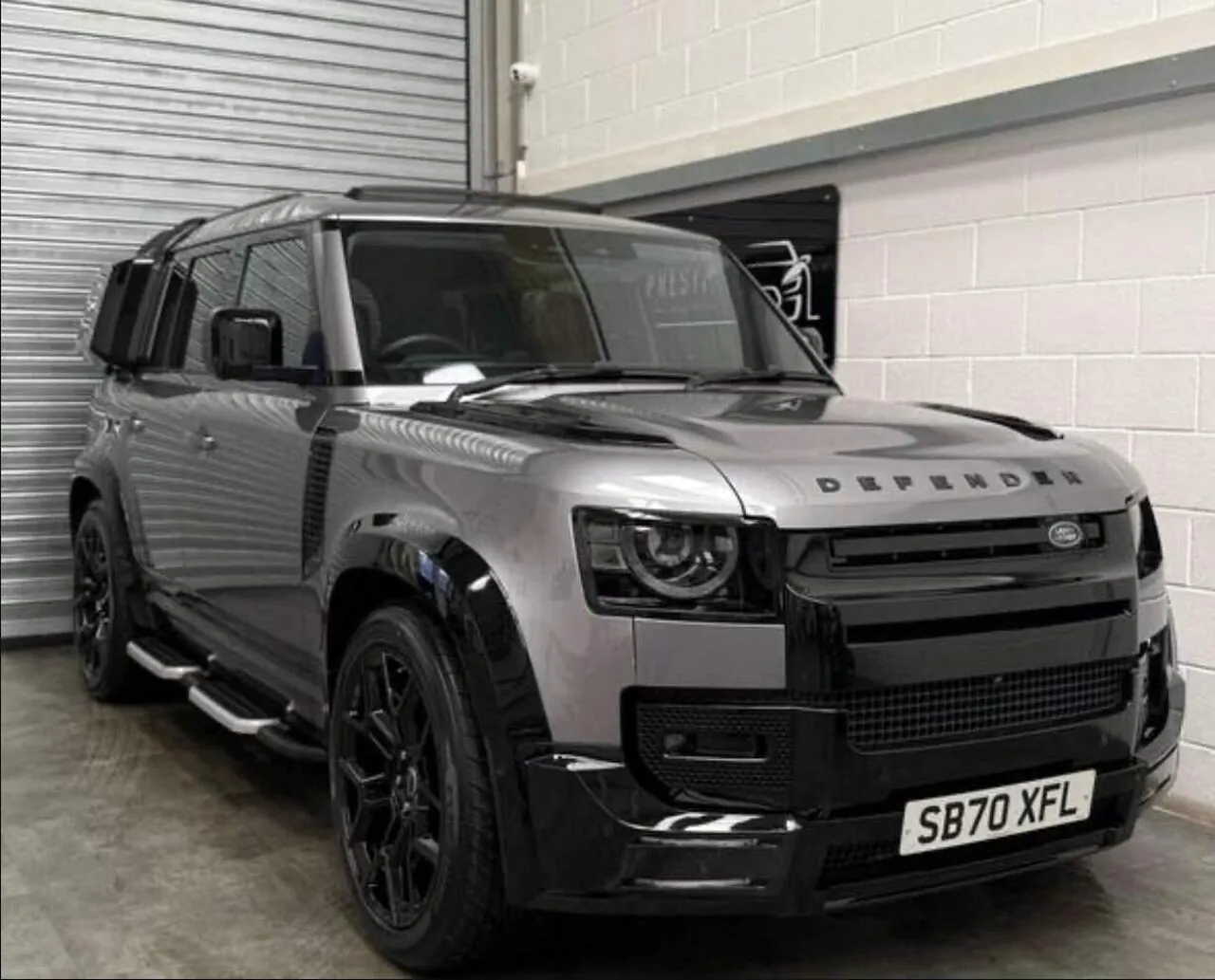 Land Rover Defender 110