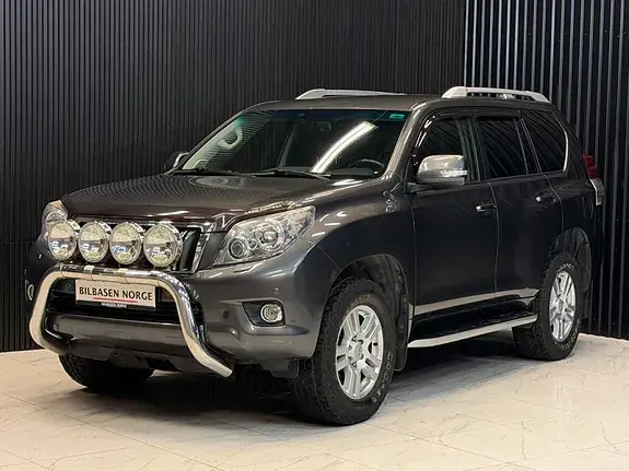 Toyota Land Cruiser 2012 photo 2