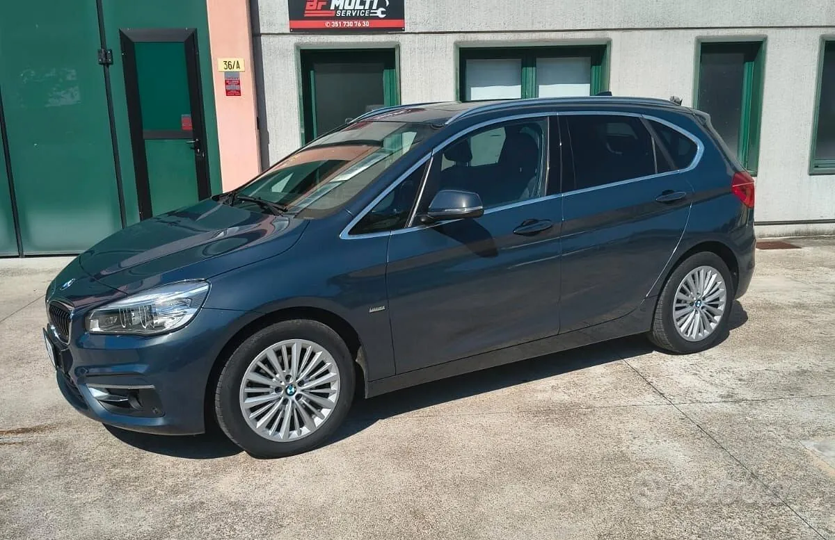 BMW 218D Active Tourer 2017 photo 2