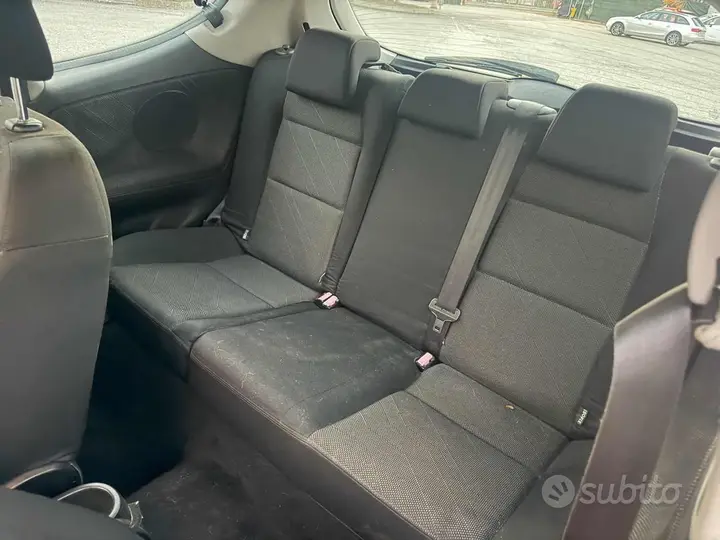 Peugeot 207 2008 photo 5