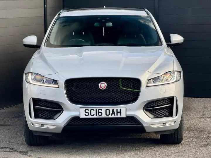 Jaguar F-Pace 2016 photo 4