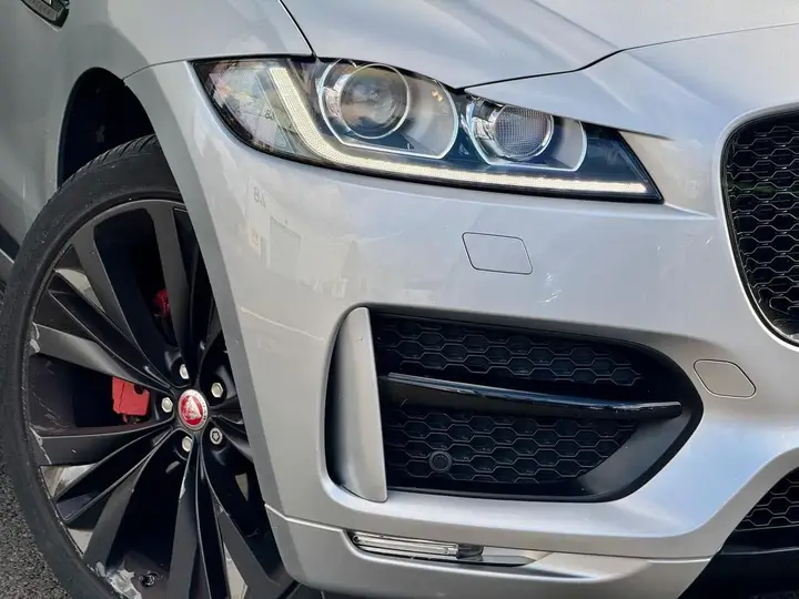 Jaguar F-Pace 2016 photo 2