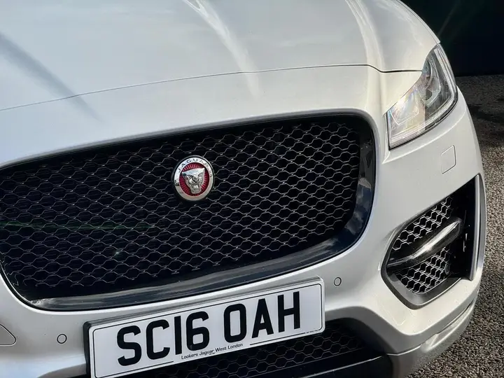 Jaguar F-Pace 2016 photo 3
