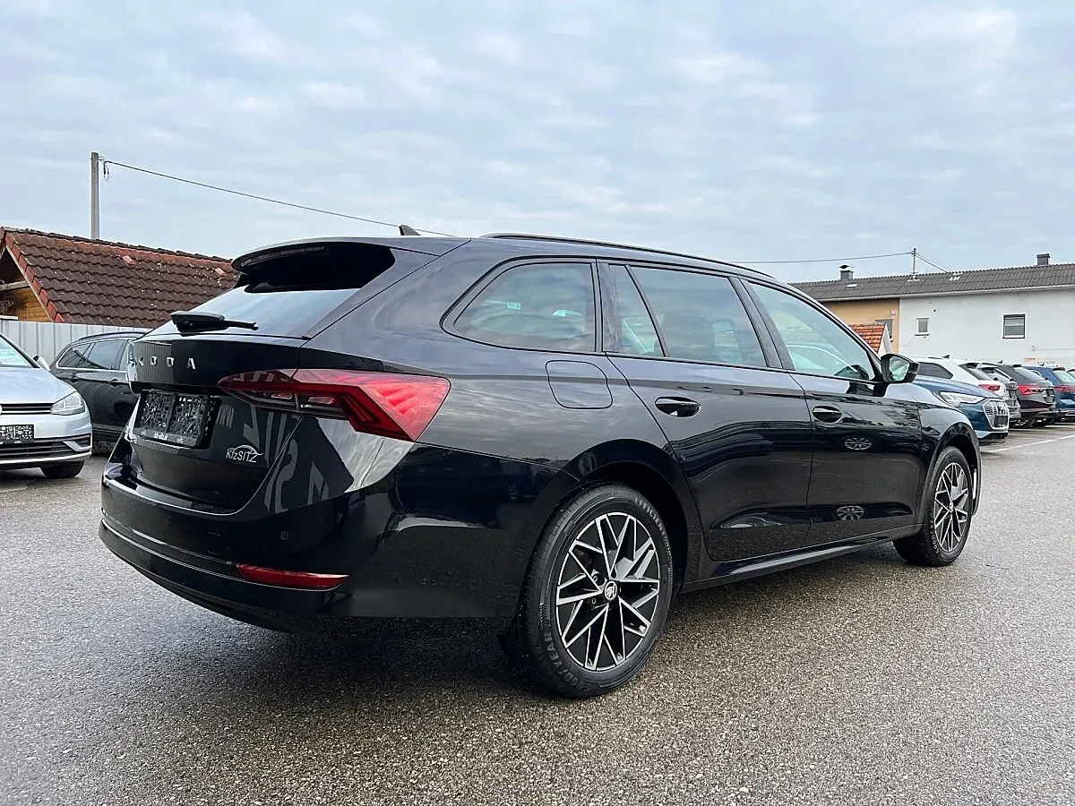 Skoda Octavia 2022 photo 3