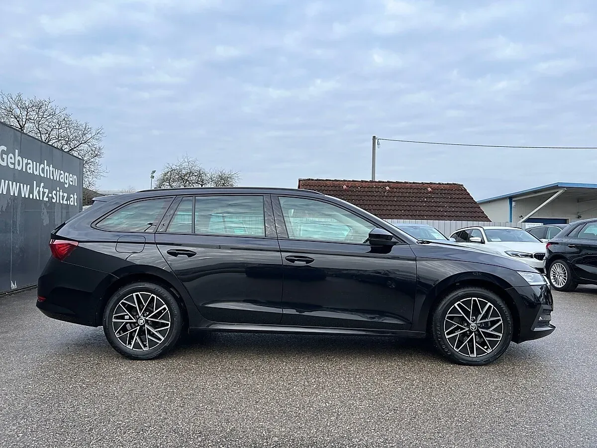 Skoda Octavia 2022 photo 2