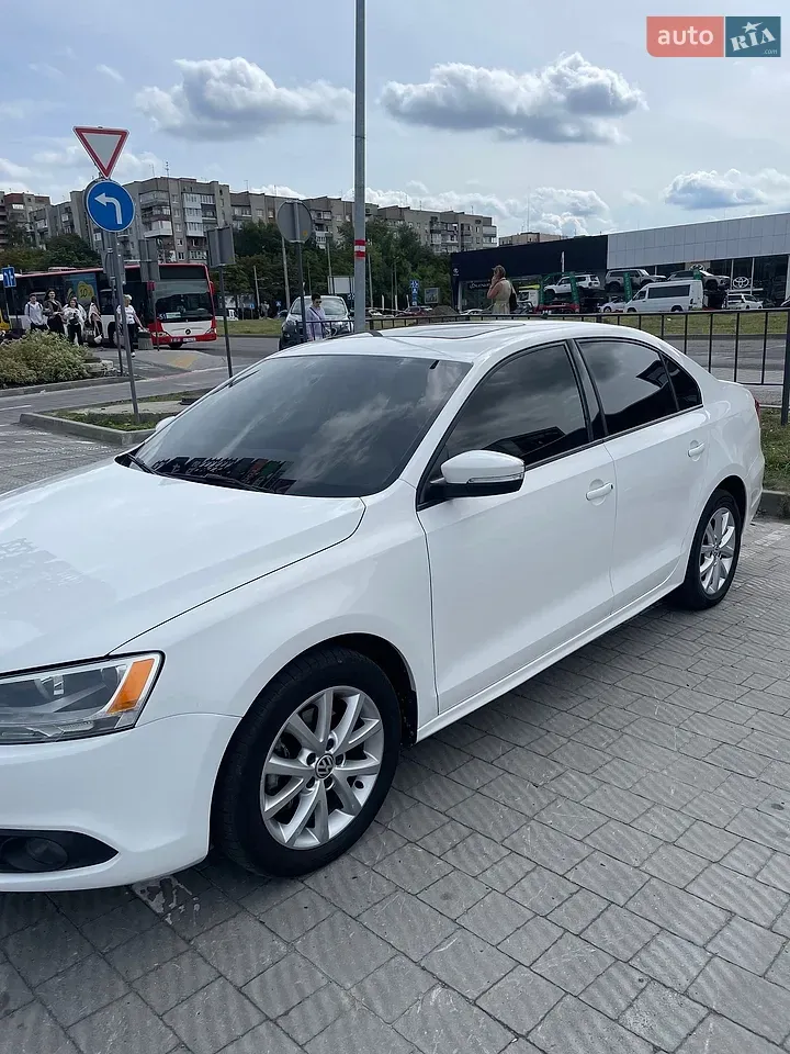 Volkswagen Jetta 2012 photo 2