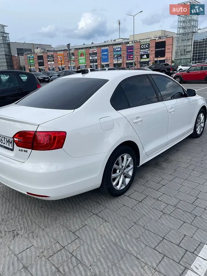 Volkswagen Jetta 2012 photo 4