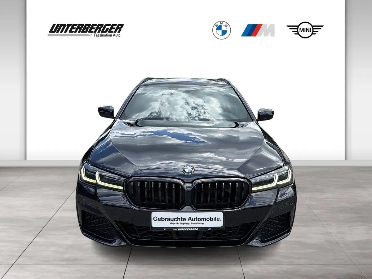 BMW 5 Series 2023 photo 2