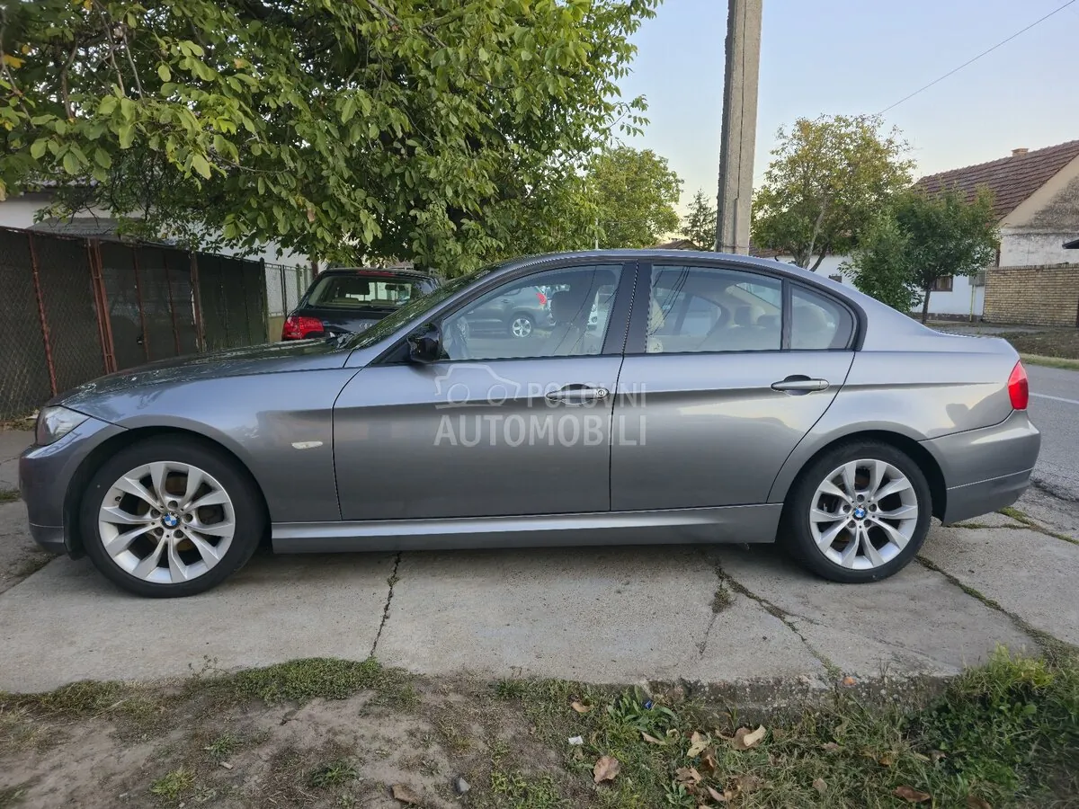 BMW 318 2010 photo 3
