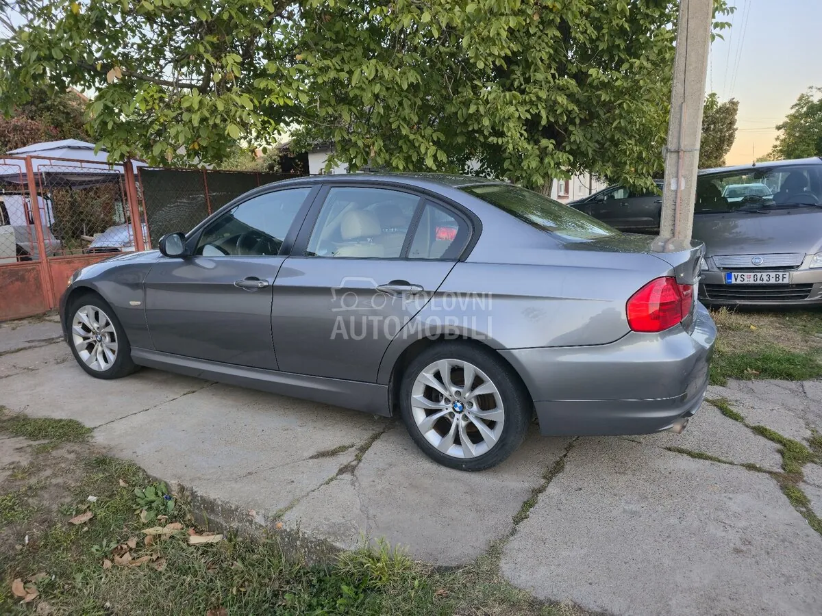 BMW 318 2010 photo 4