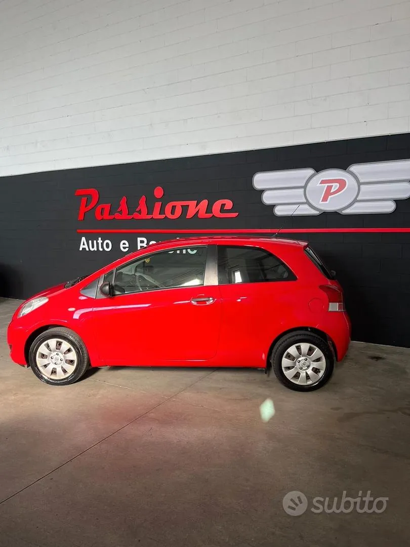 Toyota Yaris 2009 photo 2