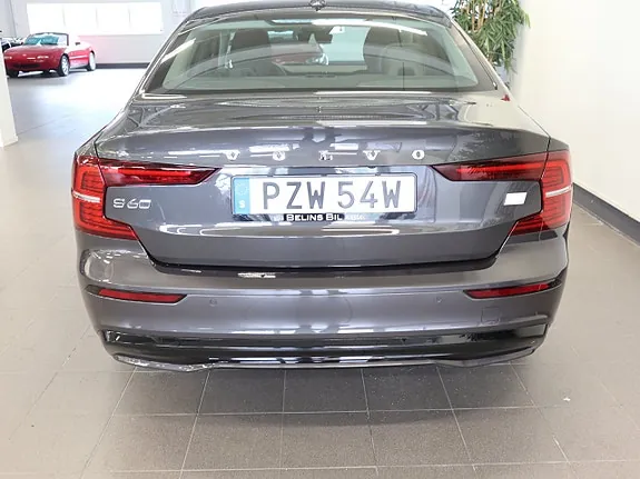 Volvo S60 2024 photo 4