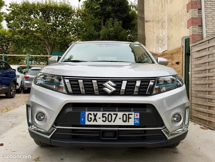 Suzuki Vitara 2024 photo 2