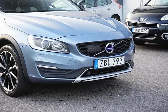 Volvo V60 Cross Country 2018 photo 5