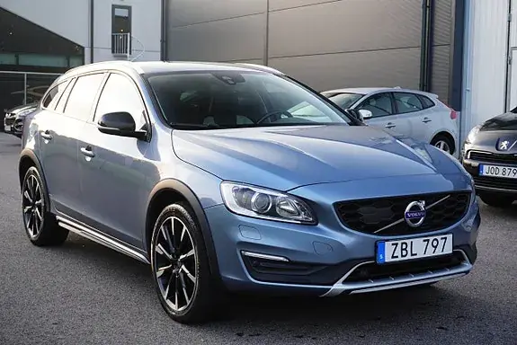 Volvo V60 Cross Country 2018 photo 4