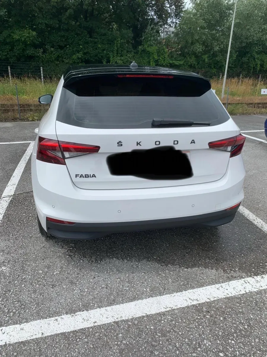 Skoda Fabia 2023 photo 2