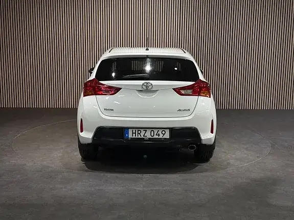 Toyota Auris 2015 photo 5