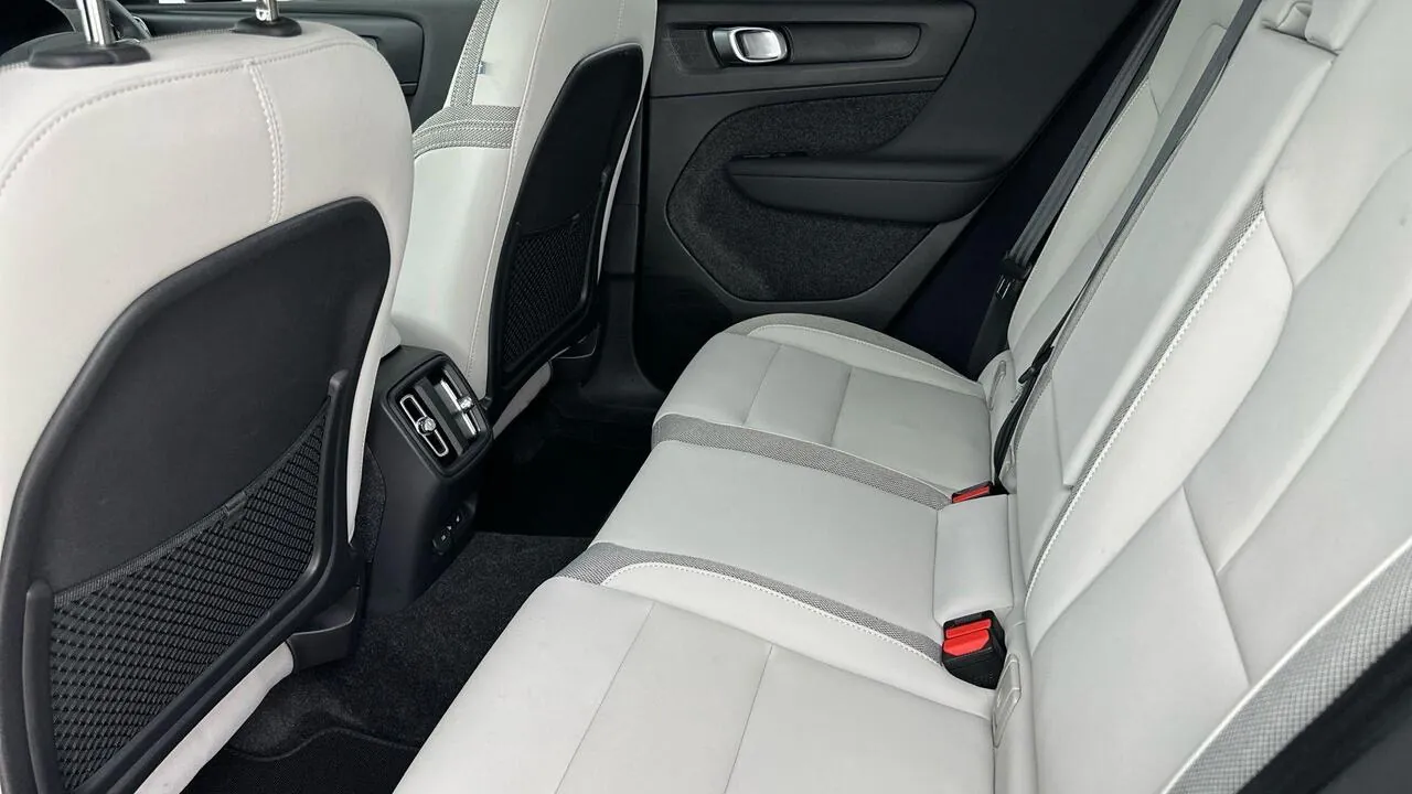 Volvo Ex40 2025 photo 5